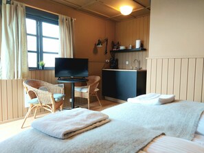 Studio | Private kitchenette | Espresso maker - Riverfront Lodge (Rangárþing ytra)