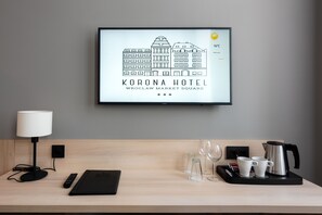 Schreibtisch, laptopgeeigneter Arbeitsplatz, Verdunkelungsvorhänge