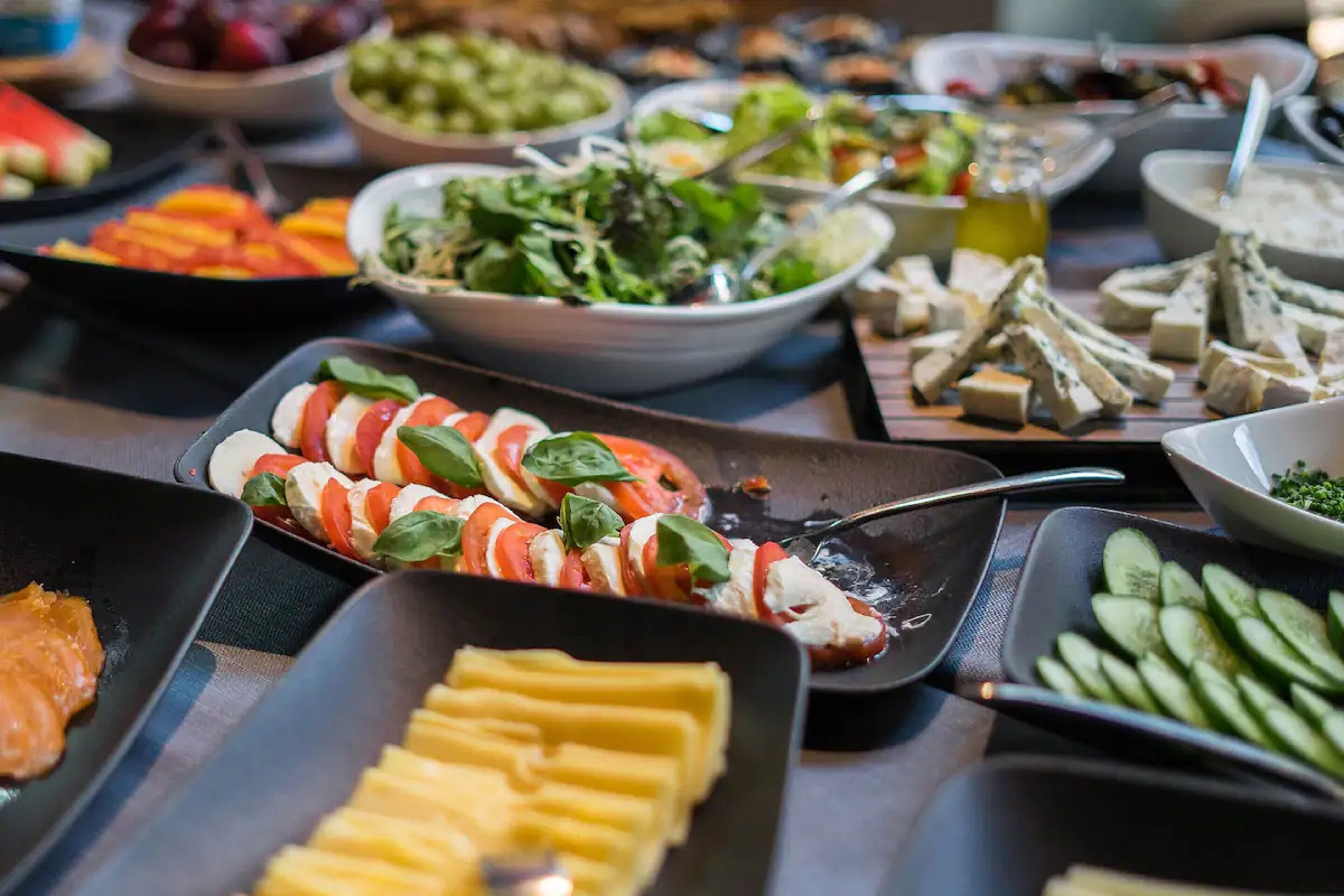 daily buffet breakfast (pln 75 per person)