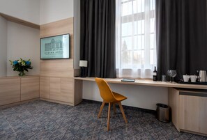 Superior Double Room (4*) | Desk, laptop workspace, blackout drapes, soundproofing - Korona Hotel Wroclaw Market Square (Wroclaw)