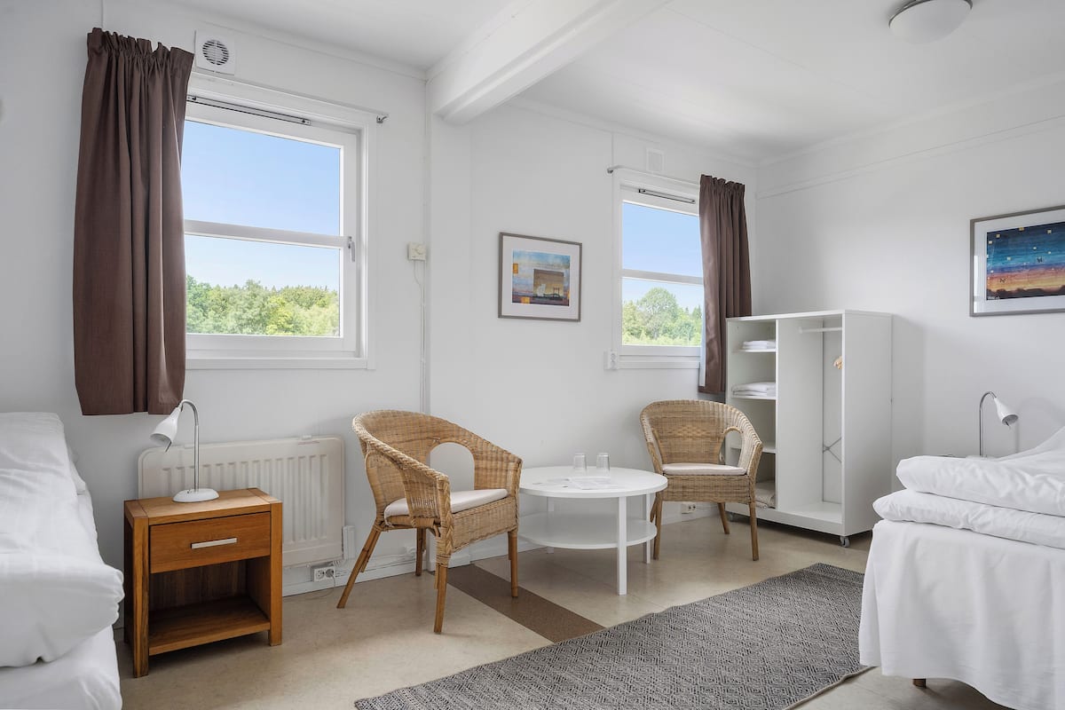 Kamer, 1 twee- of 2 eenpersoonsbedden | Verduisterende gordijnen, extra bedden (toeslag), gratis wifi