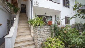 Apartamento, varias camas | Exterior