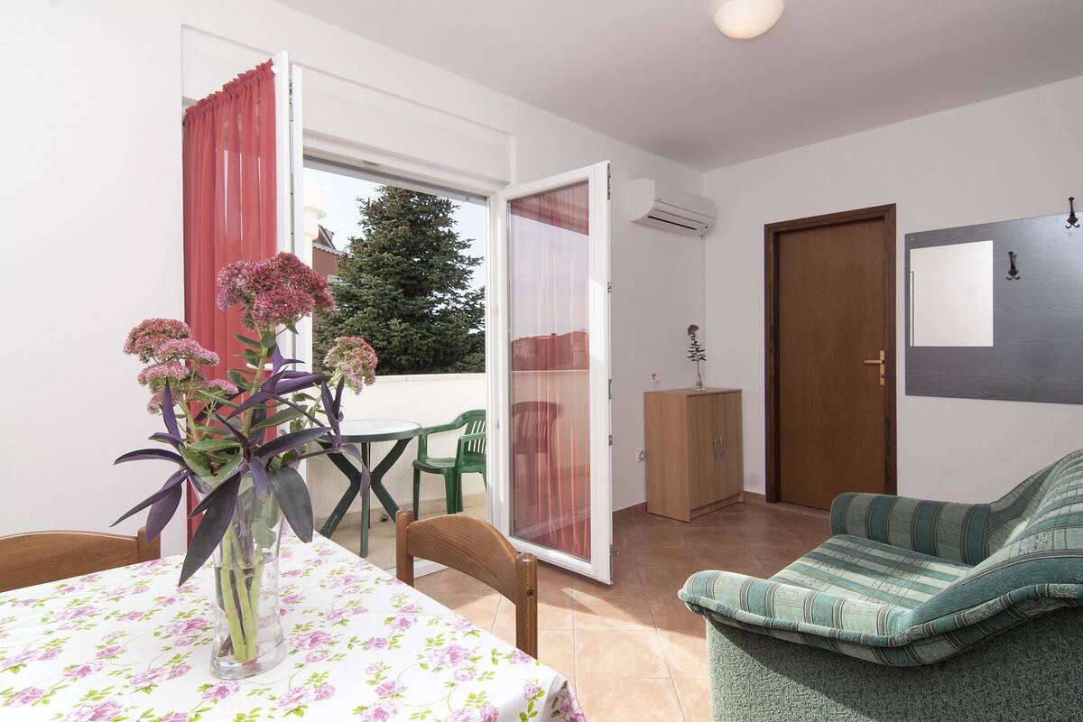 Apartment, Mehrere Betten | Wohnzimmer