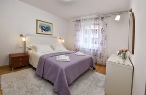 بديكورات فريدة لكل غرفة وطراز فريد لكل وحدة ومكتب وواي فاي مجانًا