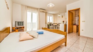 Cunas, wifi gratis y ropa de cama 
