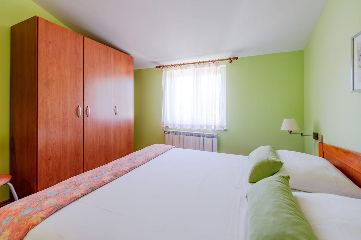 Apartment, Multiple Beds