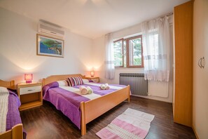 Apartment, Multiple Beds