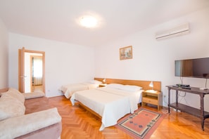 Apartment, Multiple Beds | Free WiFi, bed sheets
