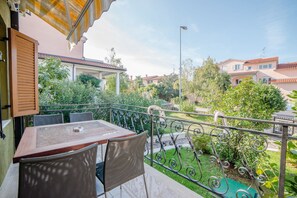 Apartment, 2 Doppelbetten | Balkon