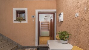 Property entrance - Apartments Nerina (Novigrad)