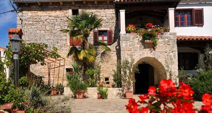 Appartment House Peresiji