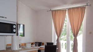 Apartment, 1 Double Bed with Sofa bed | Private kitchen | Coffee/tea maker, fridge, microwave, stovetop - Apartments Sime Villa Vulin (Pakostane)