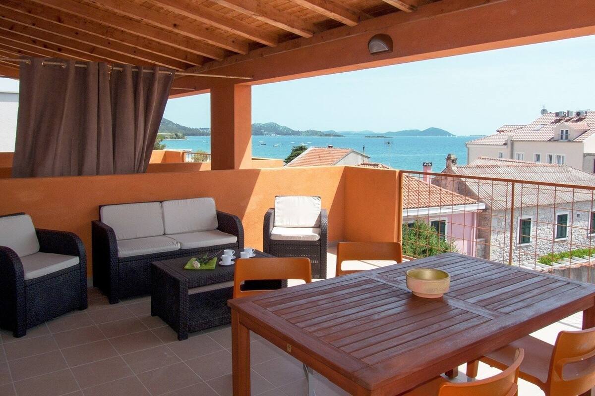 Departamento, varias camas | Balcón