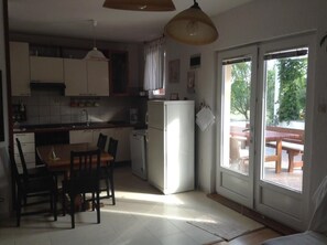 Apartment, Multiple Beds | Private kitchen | Stovetop, cookware/dishes/utensils - Apartments Ivana Murter (Murter-Kornati)