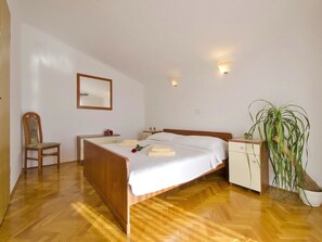 Appartamento, 2 letti matrimoniali | Wi-Fi gratuito, lenzuola