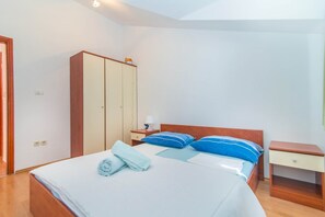 Apartment, 1 Double Bed with Sofa bed | Free WiFi, bed sheets