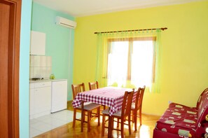 Apartment, 1 Doppelbett und Schlafsofa | Eigene Küche | Herdplatte, Kochgeschirr/Geschirr/Besteck