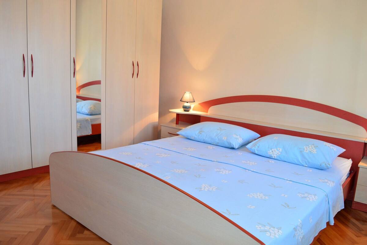 Apartment, 1 Double Bed with Sofa bed | WiFi (free), bed sheets