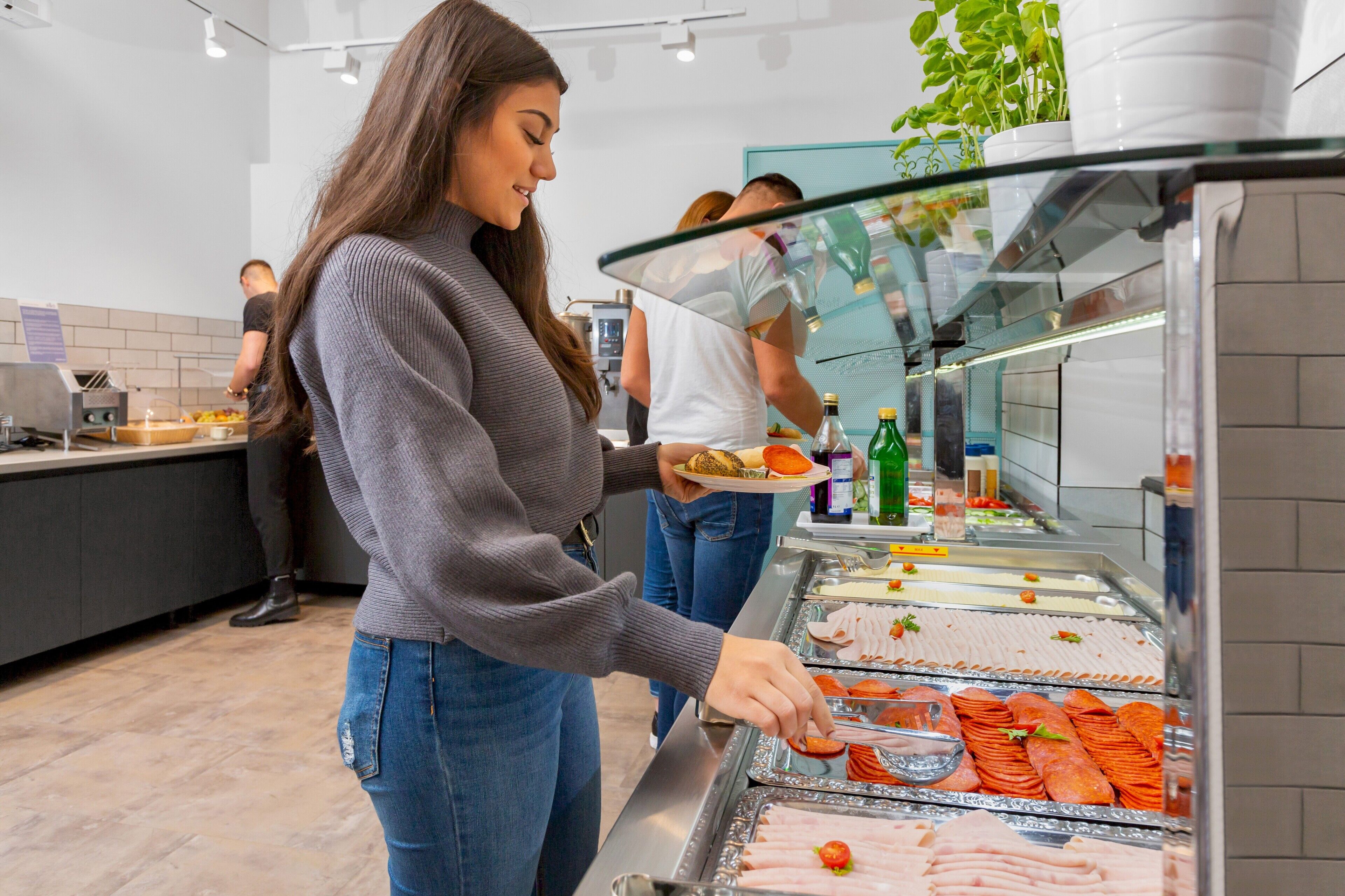 Sarapan bufet setiap hari (HUF 3950 seorang) 