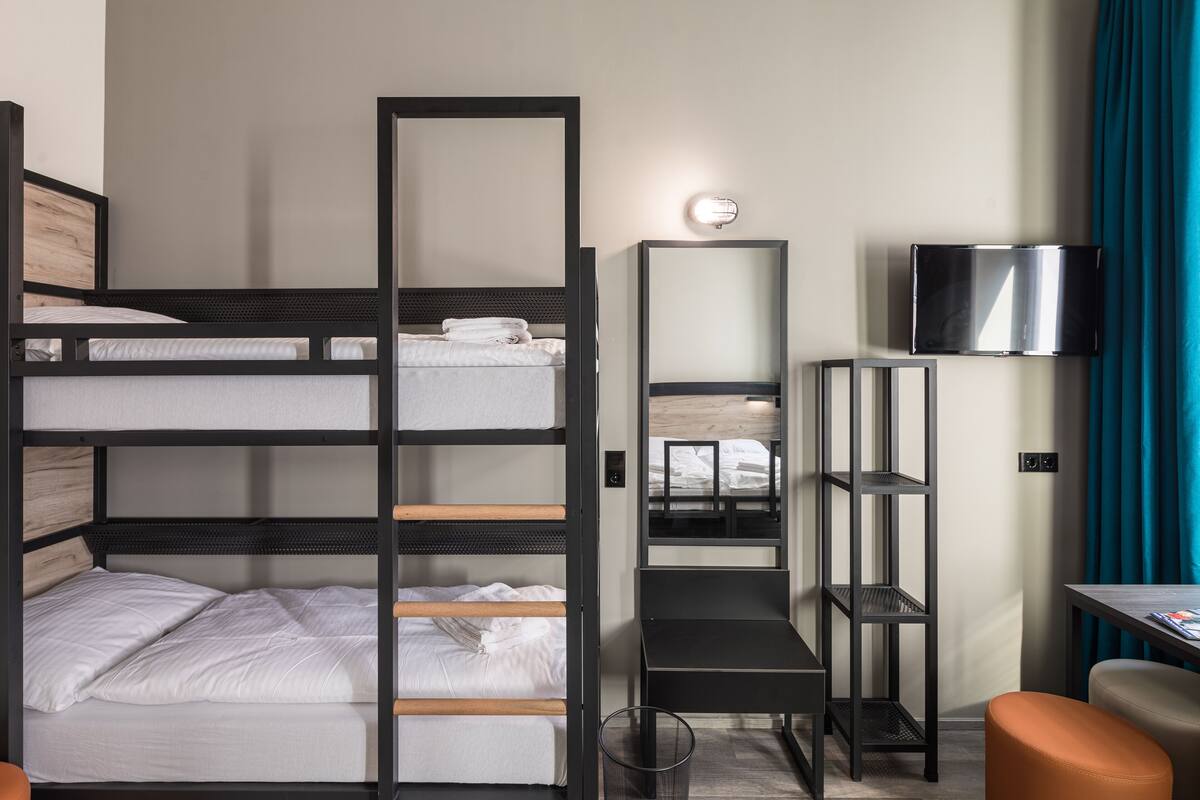 1 bedroom, soundproofing, WiFi (free), bed sheets