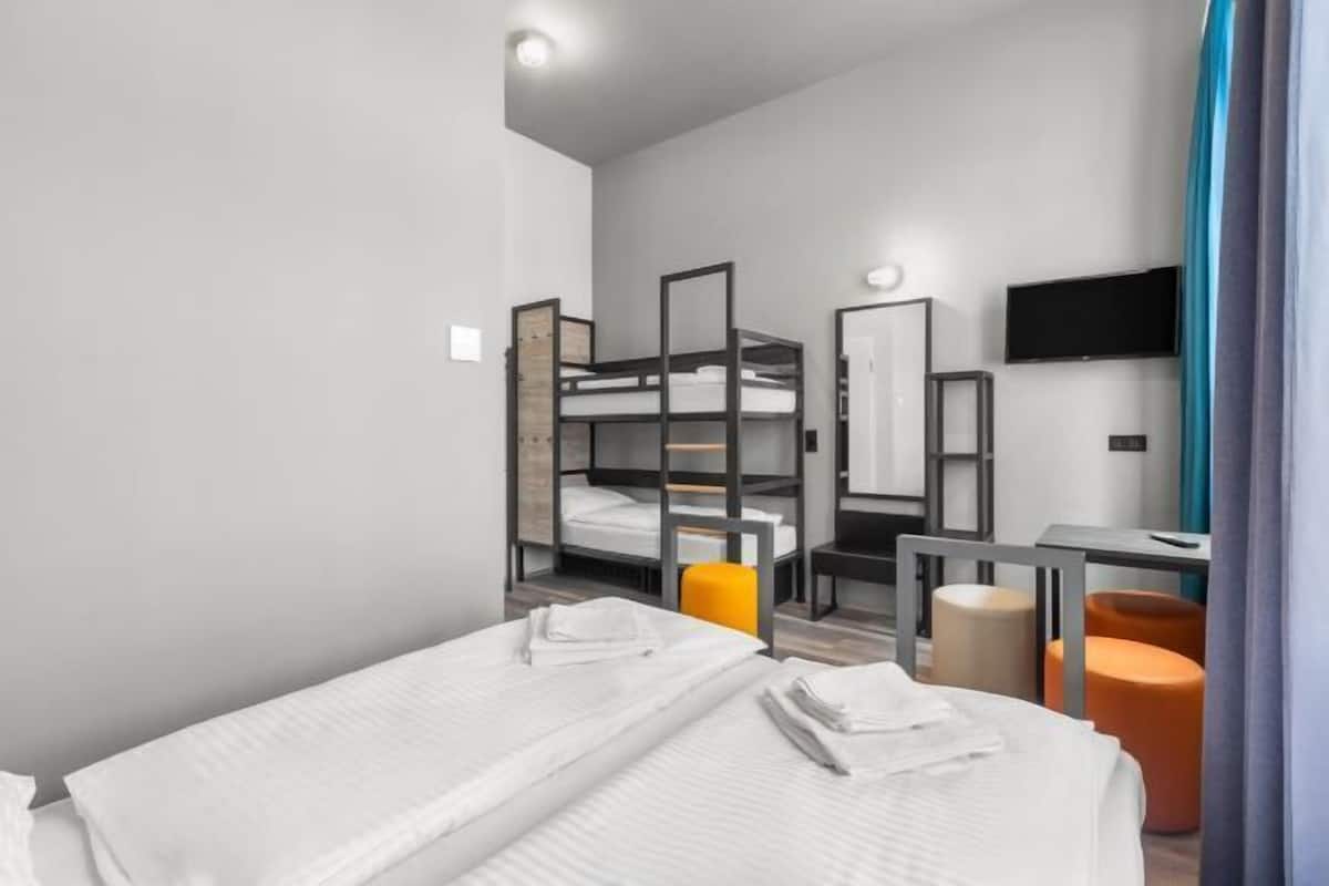 1 habitación, sistema de insonorización, wifi gratis y ropa de cama