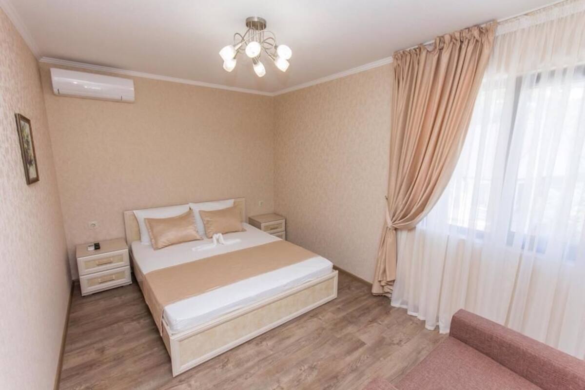 Desk, iron/ironing board, rollaway beds, free WiFi