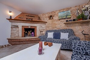 Apartment, 2 Double Beds | Living room | TV, fireplace - Apartment Daria 20 (Rovinj)
