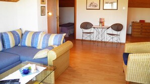 Apartment, 2 Double Beds | Living room | TV - Holiday Apartment Cohar (Rovinj)