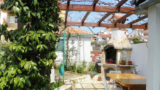 Apartment, 2 Double Beds | BBQ/picnic Area - Holiday Apartment Cohar (Rovinj)