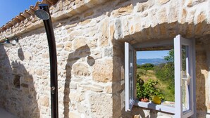 Villa, plusieurs lits | Vue sur les montagnes