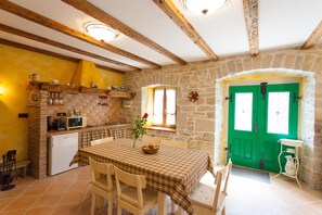 別墅, 多張床 | 私人廚房 | 爐台、洗碗機、鍋具/餐盤/廚房用品