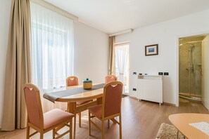 Apartment, 1 Doppelbett | Eigene Küche | Herdplatte, Kochgeschirr/Geschirr/Besteck