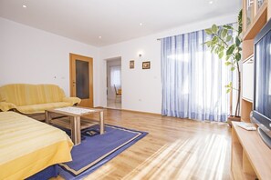 Lits bébé (gratuits), Wi-Fi gratuit, draps fournis