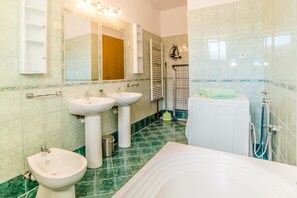 Villa, Multiple Beds | Bathroom