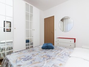 Apartment, 2 Double Beds | Private kitchen | Stovetop, cookware/dishes/utensils - Apartments Ana Valbandon / Two Bedrooms Lavanda (Fazana)