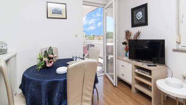 Unclassified image, 1 of 23, button - Apartments Ana Valbandon / Two Bedrooms Lavanda (Fazana)