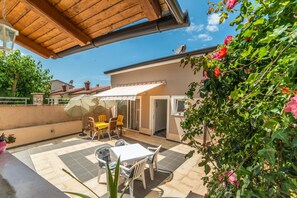 Apartamento, várias camas | Fachada da propriedade