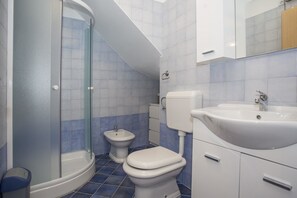 Leilighet, 1 dobbeltseng med sovesofa | Dusj på badet