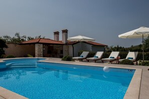 Villa, plusieurs lits | Piscine extérieure