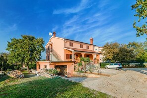 아파트, 침대(여러 개) | 숙박 시설 정면