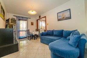 아파트, 침대(여러 개) | 거실 | TV