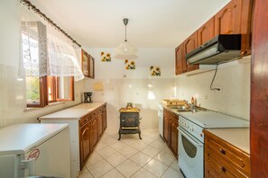 아파트, 침대(여러 개) | 전용 주방 | 오븐, 쿡탑, 조리 도구/접시/주방 기구