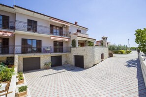 Front of property - Apartment Luciana / One Bedroom (Pula)