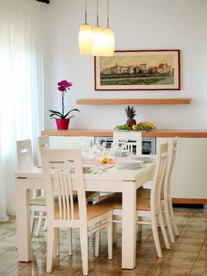 Apartment, Multiple Beds | Private kitchen | Stovetop, dishwasher, cookware/dishes/utensils - Apartments Biba Banjole / Two Bedrooms A1 (Medulin)