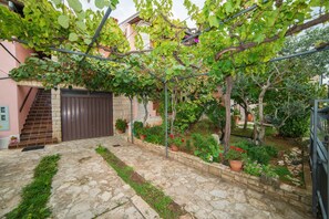 Apartment, Mehrere Betten | Parkplätze | Parken ohne Service (kostenlos)