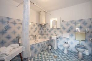Bathroom - Apartment Puh / Family Apartment (Pula)