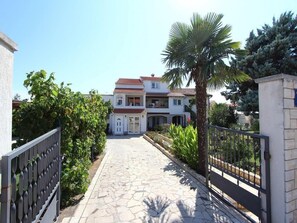 Apartment, Multiple Beds | Front of property