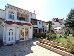 Apartment, Multiple Beds | Front of property