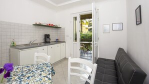 Apartment, 2 Single Beds | Private kitchen | Stovetop, cookware/dishes/utensils - Apartment Pavlovic / One Bedroom (Rovinj)