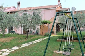 Departamento, varias camas | Área infantil